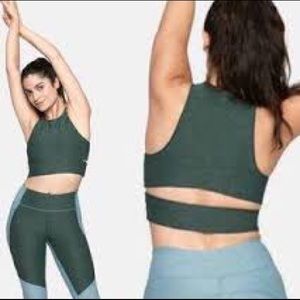 OUTDOOR VOICES. M. Slash back crop sports bra. Hunter green